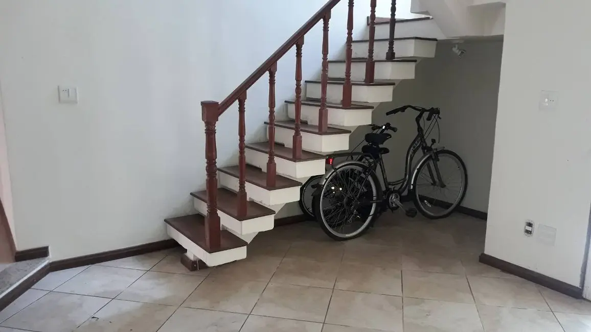 Casa de Condomínio com 4 quartos à venda, 249m2 em Vila Valqueire, Rio De Janeiro - RJ - imagem 3 Foto 3 de Casa de Condomínio com 4 quartos à venda, 249m2 em Vila Valqueire, Rio De Janeiro - RJ