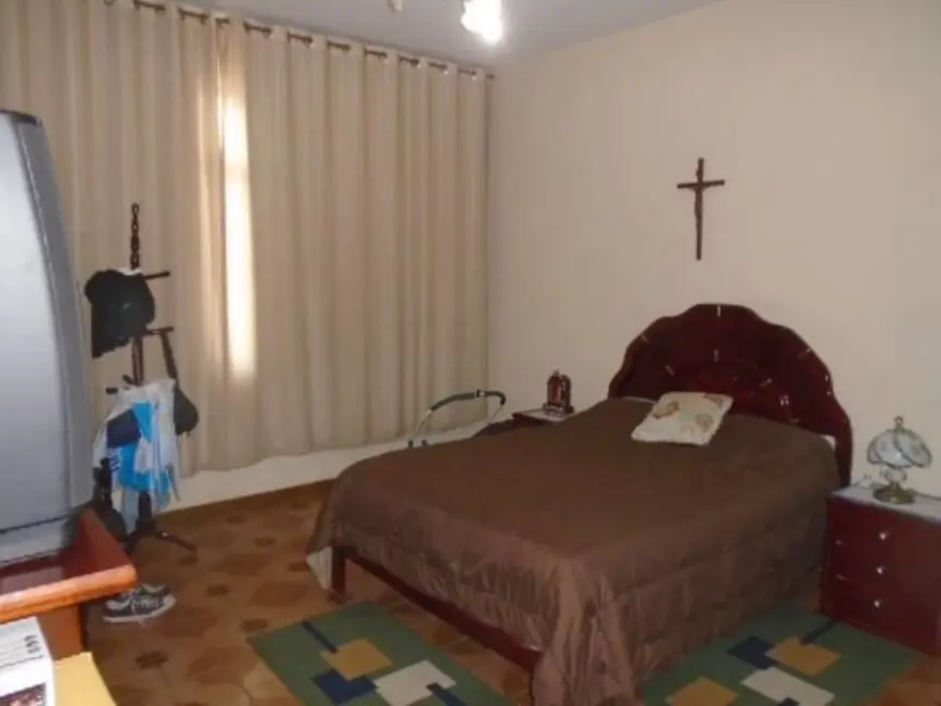 Casa com 5 quartos à venda, 375m2 em Vila Valqueire, Rio De Janeiro - RJ - imagem 5 Foto 5 de Casa com 5 quartos à venda, 375m2 em Vila Valqueire, Rio De Janeiro - RJ