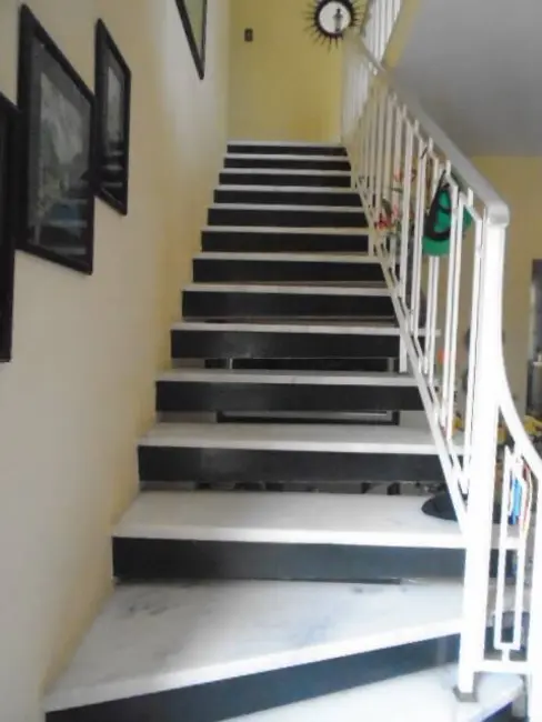 Casa com 5 quartos à venda, 375m2 em Vila Valqueire, Rio De Janeiro - RJ - imagem 3 Foto 3 de Casa com 5 quartos à venda, 375m2 em Vila Valqueire, Rio De Janeiro - RJ