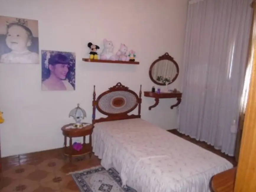 Casa com 5 quartos à venda, 375m2 em Vila Valqueire, Rio De Janeiro - RJ - imagem 4 Foto 4 de Casa com 5 quartos à venda, 375m2 em Vila Valqueire, Rio De Janeiro - RJ