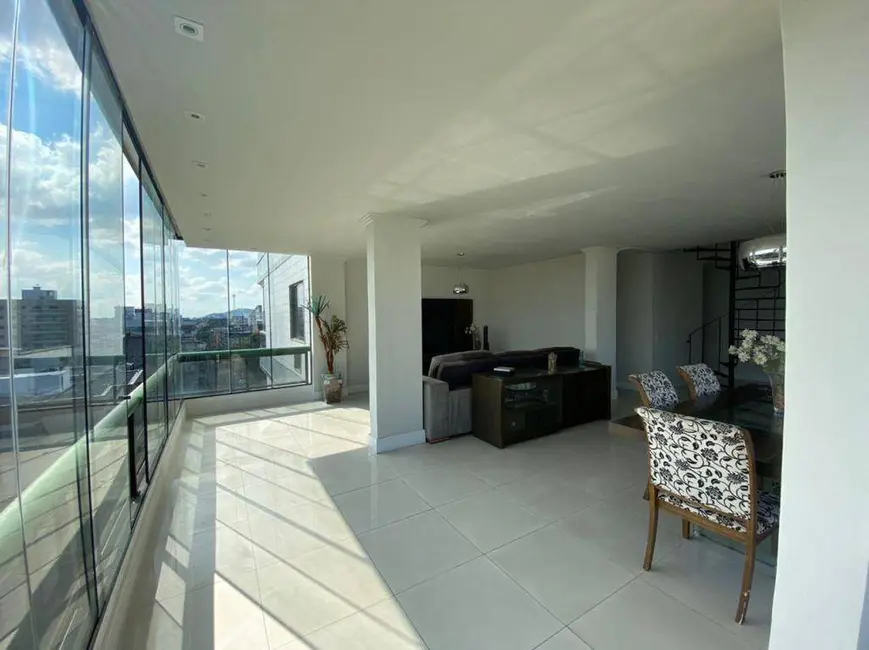 Cobertura com 3 quartos à venda, 275m2 em Vila Valqueire, Rio De Janeiro - RJ - imagem 4 Foto 4 de Cobertura com 3 quartos à venda, 275m2 em Vila Valqueire, Rio De Janeiro - RJ