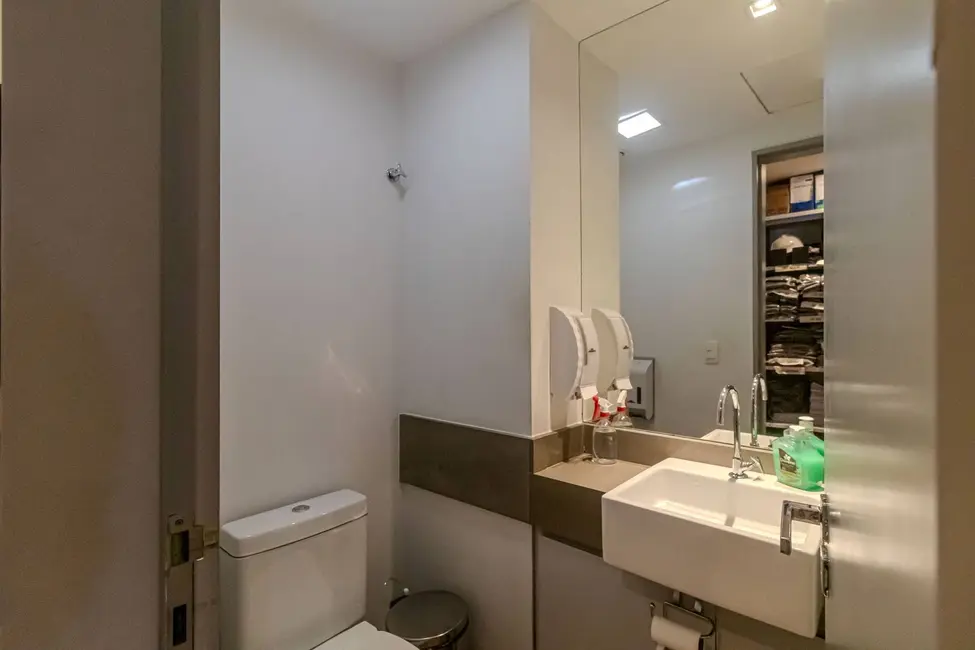 Sala Comercial à venda, 47m2 em Rio De Janeiro - RJ - imagem 2 Foto 2 de Sala Comercial à venda, 47m2 em Rio De Janeiro - RJ