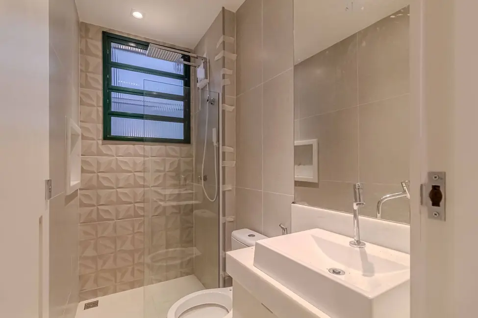 Apartamento com 1 quarto à venda, 49m2 em Copacabana, Rio De Janeiro - RJ - imagem 9 Foto 9 de Apartamento com 1 quarto à venda, 49m2 em Copacabana, Rio De Janeiro - RJ