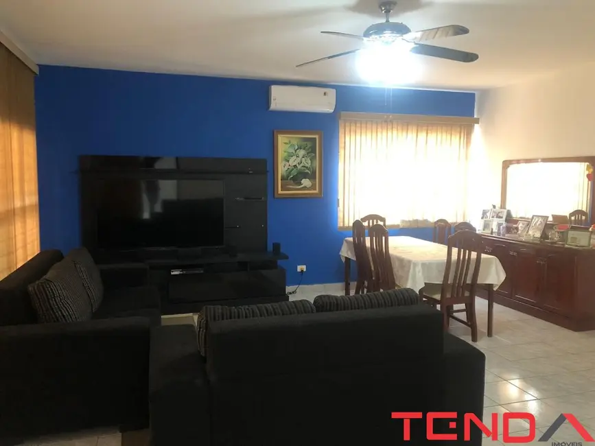 Casa com 2 quartos à venda, 198m2 em Éden, Sorocaba - SP - imagem 2 Foto 2 de Casa com 2 quartos à venda, 198m2 em Éden, Sorocaba - SP