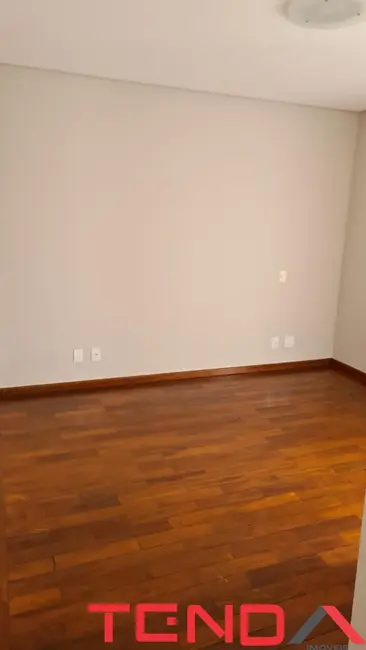 Casa com 4 quartos à venda, 310m2 em Parque Residencial Villa dos Inglezes, Sorocaba - SP - imagem 4 Foto 4 de Casa com 4 quartos à venda, 310m2 em Parque Residencial Villa dos Inglezes, Sorocaba - SP