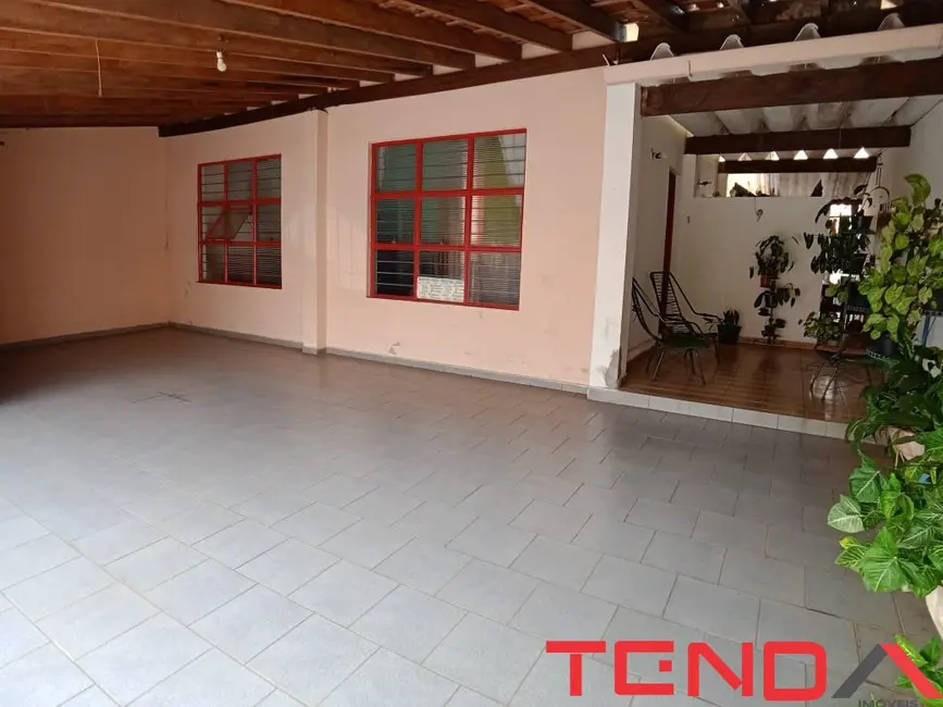 Casa com 3 quartos à venda, 214m2 em Jardim Jatobá, Sorocaba - SP - imagem 1 Foto 1 de Casa com 3 quartos à venda, 214m2 em Jardim Jatobá, Sorocaba - SP