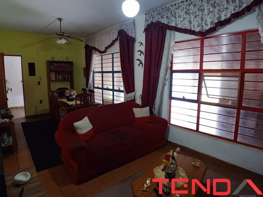 Casa com 3 quartos à venda, 214m2 em Jardim Jatobá, Sorocaba - SP - imagem 6 Foto 6 de Casa com 3 quartos à venda, 214m2 em Jardim Jatobá, Sorocaba - SP