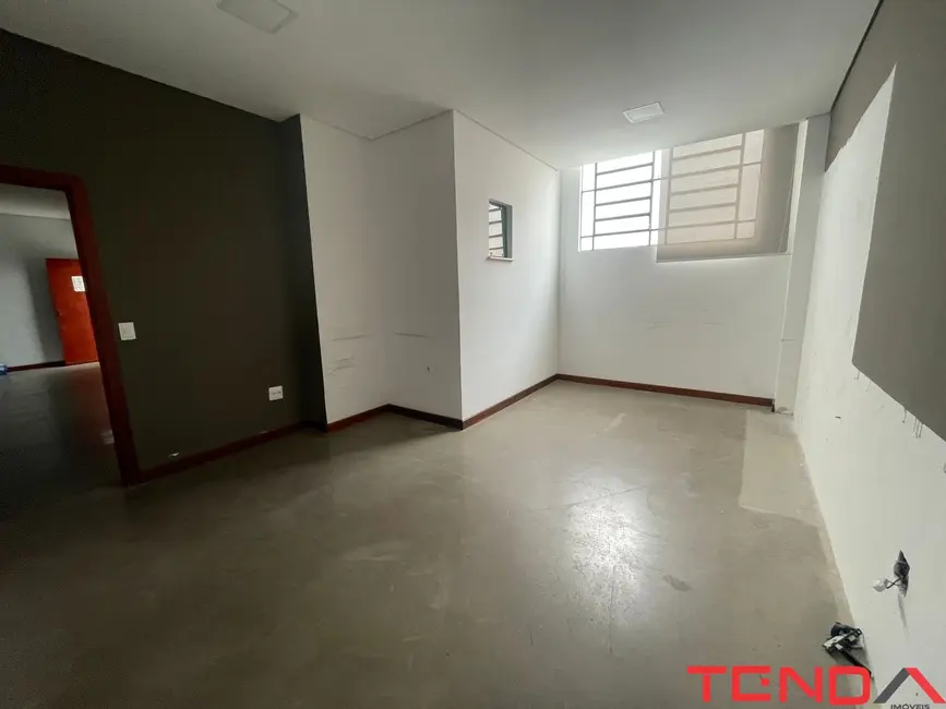 Foto 4 de Sala Comercial para alugar, 360m2 em Itapeva, Votorantim - SP
