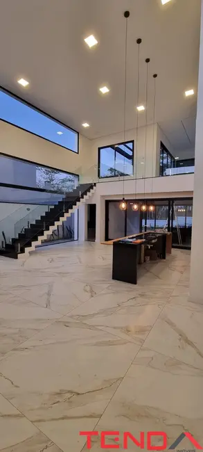 Casa de Condomínio com 3 quartos à venda, 326m2 em Alphaville Nova Esplanada, Votorantim - SP - imagem 3 Foto 3 de Casa de Condomínio com 3 quartos à venda, 326m2 em Alphaville Nova Esplanada, Votorantim - SP