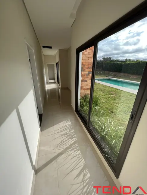 Foto 3 de Casa de Condomínio com 4 quartos à venda, 350m2 em Aracoiaba Da Serra - SP