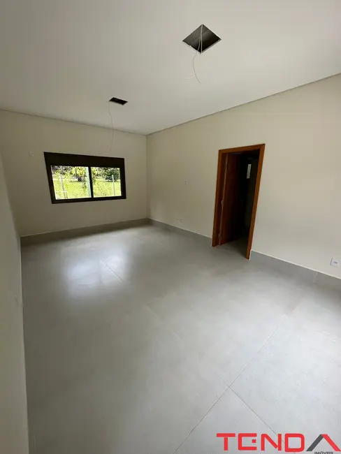 Foto 3 de Casa de Condomínio com 4 quartos à venda, 370m2 em Aracoiaba Da Serra - SP