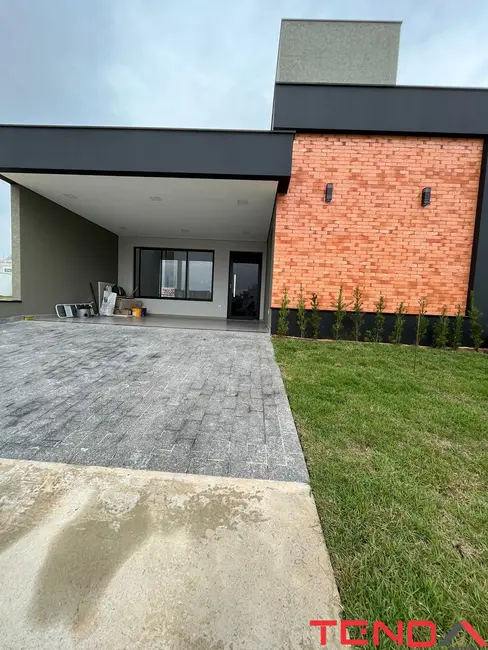 Foto 1 de Casa de Condomínio com 3 quartos à venda, 170m2 em Aparecidinha, Sorocaba - SP