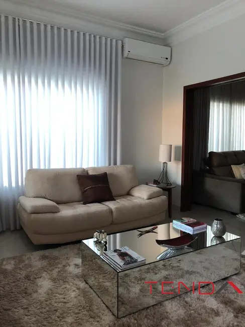 Foto 2 de Casa de Condomínio com 4 quartos para alugar, 300m2 em Cajuru do Sul, Sorocaba - SP