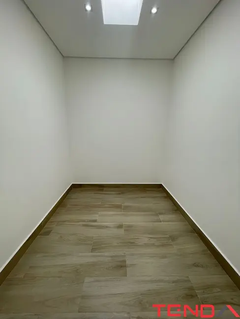 Casa de Condomínio com 3 quartos à venda, 339m2 em Jardim Residencial Chácara Ondina, Sorocaba - SP - imagem 3 Foto 3 de Casa de Condomínio com 3 quartos à venda, 339m2 em Jardim Residencial Chácara Ondina, Sorocaba - SP