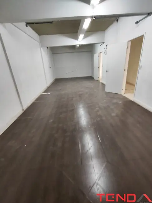 Loja para alugar, 300m2 em Além Ponte, Sorocaba - SP - imagem 1 Foto 1 de Loja para alugar, 300m2 em Além Ponte, Sorocaba - SP