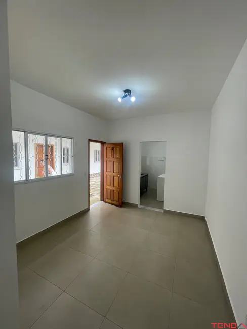 Foto 2 de Casa com 2 quartos para alugar, 53m2 em Chácara Três Marias, Sorocaba - SP