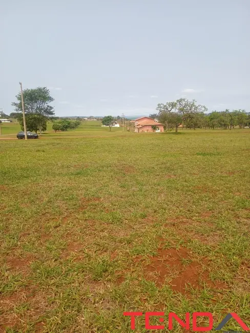 Foto 2 de Terreno / Lote à venda, 600m2 em Arandu - SP