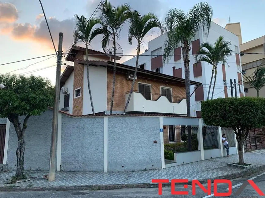 Foto 2 de Casa com 4 quartos à venda, 234m2 em Vila Trujillo, Sorocaba - SP