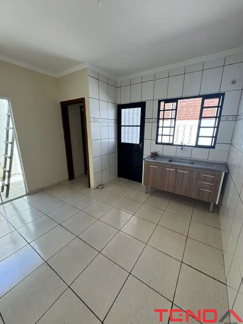 Foto 2 de Casa com 2 quartos para alugar, 180m2 em Jardim Residencial Villa Amato, Sorocaba - SP