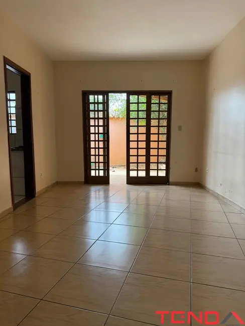 Foto 1 de Casa com 2 quartos para alugar, 136m2 em Sorocaba - SP