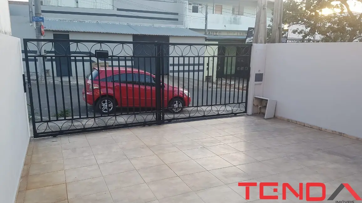 Casa com 2 quartos à venda, 90m2 em Jardim Residencial Villa Amato, Sorocaba - SP - imagem 2 Foto 2 de Casa com 2 quartos à venda, 90m2 em Jardim Residencial Villa Amato, Sorocaba - SP