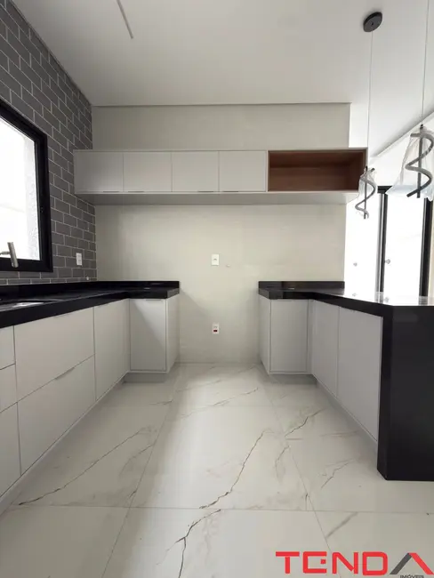 Casa de Condomínio com 3 quartos para alugar, 197m2 em Cajuru do Sul, Sorocaba - SP - imagem 9 Foto 9 de Casa de Condomínio com 3 quartos para alugar, 197m2 em Cajuru do Sul, Sorocaba - SP