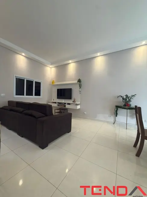 Casa de Condomínio com 3 quartos para alugar, 120m2 em Cajuru do Sul, Sorocaba - SP - imagem 3 Foto 3 de Casa de Condomínio com 3 quartos para alugar, 120m2 em Cajuru do Sul, Sorocaba - SP