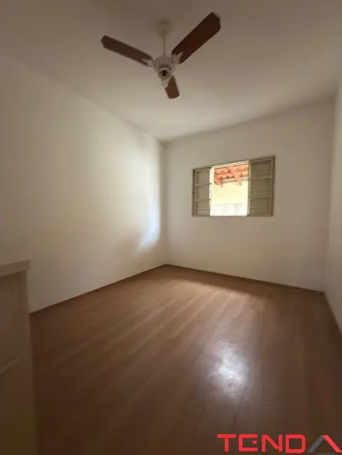 Foto 3 de Casa de Condomínio com 2 quartos para alugar, 150m2 em Éden, Sorocaba - SP