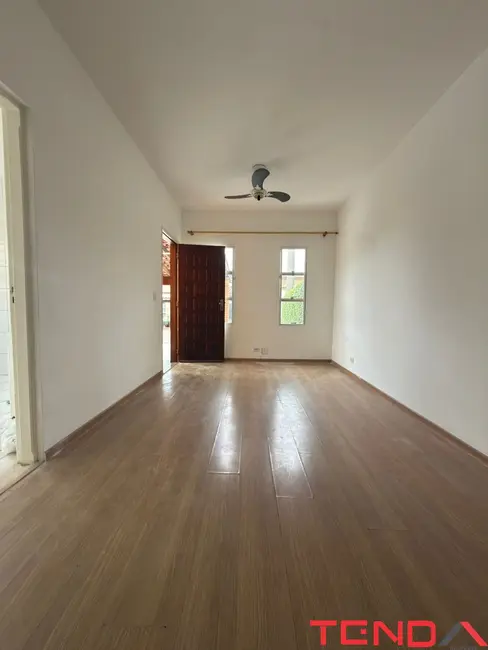 Foto 2 de Casa de Condomínio com 2 quartos para alugar, 150m2 em Éden, Sorocaba - SP