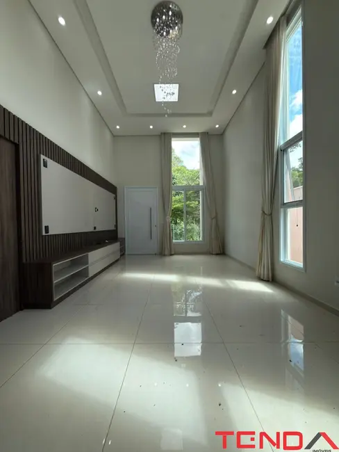 Foto 2 de Casa de Condomínio com 3 quartos para alugar, 300m2 em Cajuru do Sul, Sorocaba - SP