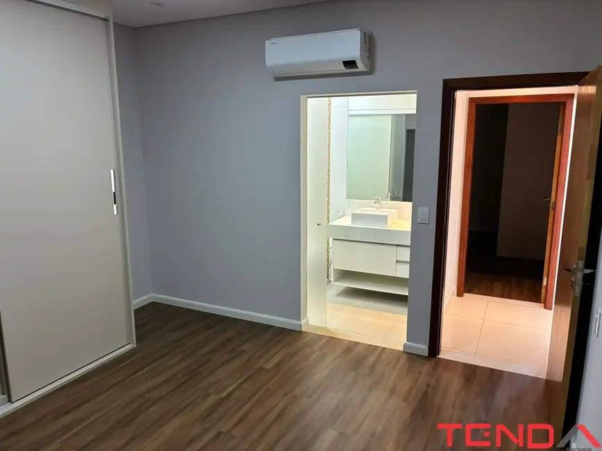 Casa de Condomínio com 2 quartos à venda e para alugar, 140m2 em Chácaras Reunidas São Jorge, Sorocaba - SP - imagem 8 Foto 8 de Casa de Condomínio com 2 quartos à venda e para alugar, 140m2 em Chácaras Reunidas São Jorge, Sorocaba - SP