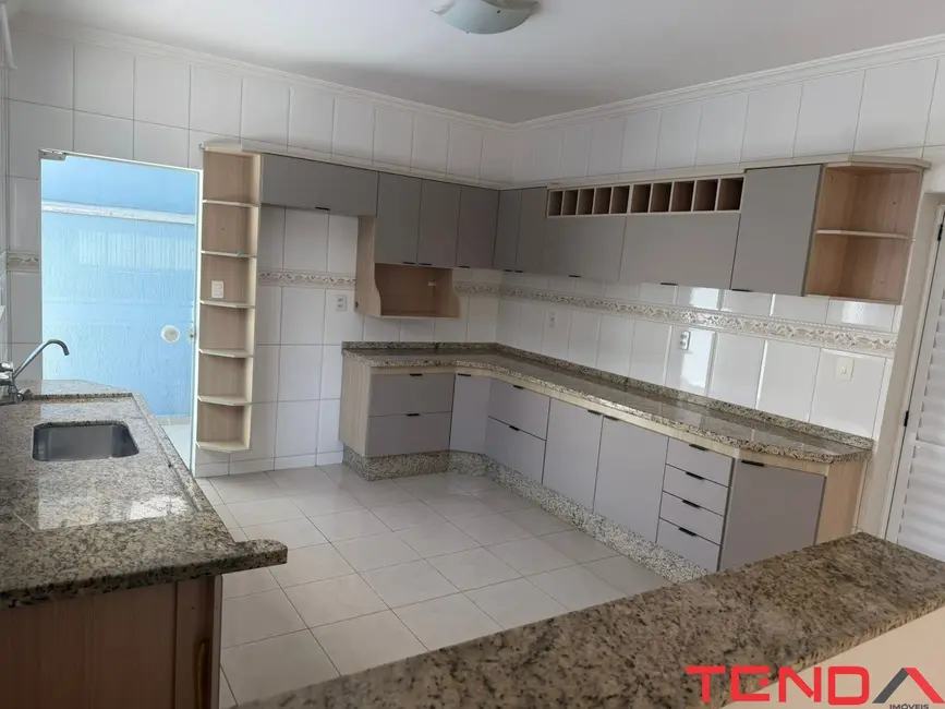 Foto 4 de Casa de Condomínio com 6 quartos para alugar, 317m2 em Cajuru do Sul, Sorocaba - SP