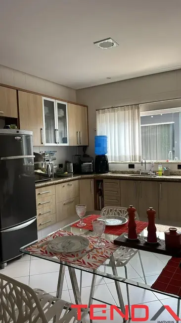 Casa de Condomínio com 3 quartos à venda, 310m2 em Parque Residencial Villa dos Inglezes, Sorocaba - SP - imagem 6 Foto 6 de Casa de Condomínio com 3 quartos à venda, 310m2 em Parque Residencial Villa dos Inglezes, Sorocaba - SP