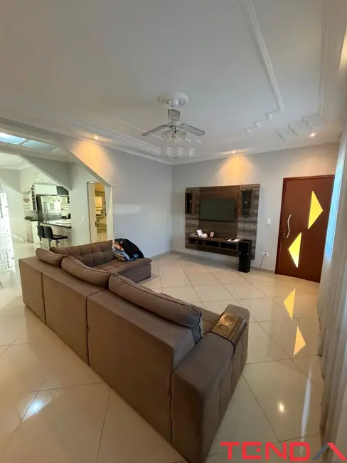 Foto 1 de Casa com 3 quartos para alugar, 263m2 em Jardim Boa Esperança, Sorocaba - SP