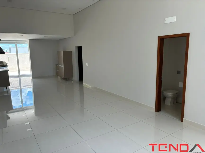 Casa de Condomínio com 2 quartos à venda, 140m2 em Chácaras Reunidas São Jorge, Sorocaba - SP - imagem 3 Foto 3 de Casa de Condomínio com 2 quartos à venda, 140m2 em Chácaras Reunidas São Jorge, Sorocaba - SP