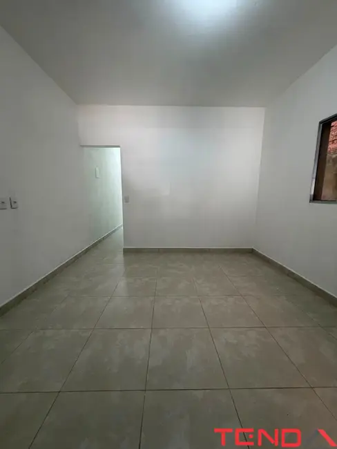 Casa com 2 quartos para alugar, 80m2 em Jardim Nilton Torres, Sorocaba - SP - imagem 4 Foto 4 de Casa com 2 quartos para alugar, 80m2 em Jardim Nilton Torres, Sorocaba - SP