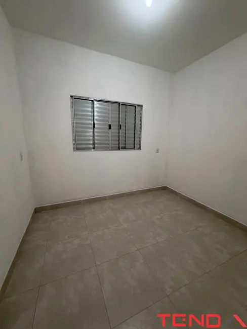 Casa com 2 quartos para alugar, 80m2 em Jardim Nilton Torres, Sorocaba - SP - imagem 2 Foto 2 de Casa com 2 quartos para alugar, 80m2 em Jardim Nilton Torres, Sorocaba - SP