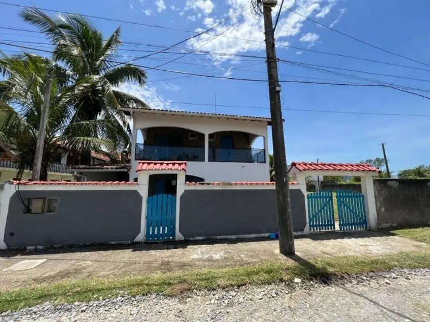 Foto 1 de Casa com 5 quartos à venda, 250m2 em Saquarema - RJ