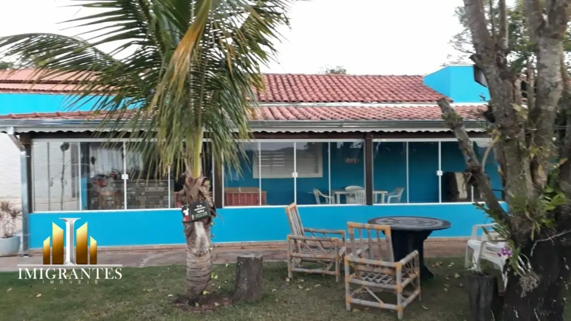 Foto 2 de Chácara com 3 quartos à venda, 200m2 em Centro, Tuiuti - SP