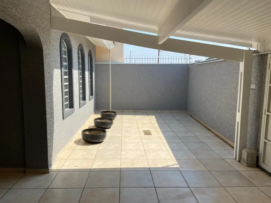 Foto 2 de Casa com 3 quartos à venda, 150m2 em Jardim das Laranjeiras, Braganca Paulista - SP