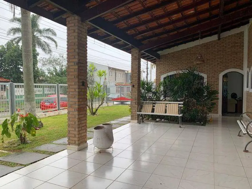 Foto 1 de Casa com 6 quartos à venda, 1075m2 em Praia das Palmeiras, Caraguatatuba - SP