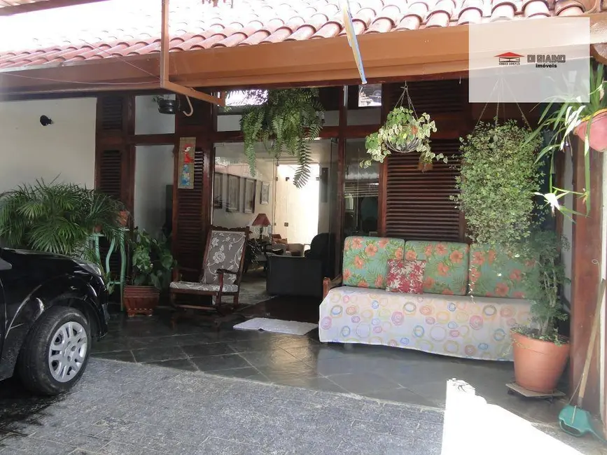 Foto 2 de Casa com 3 quartos à venda, 302m2 em Indaiá, Caraguatatuba - SP