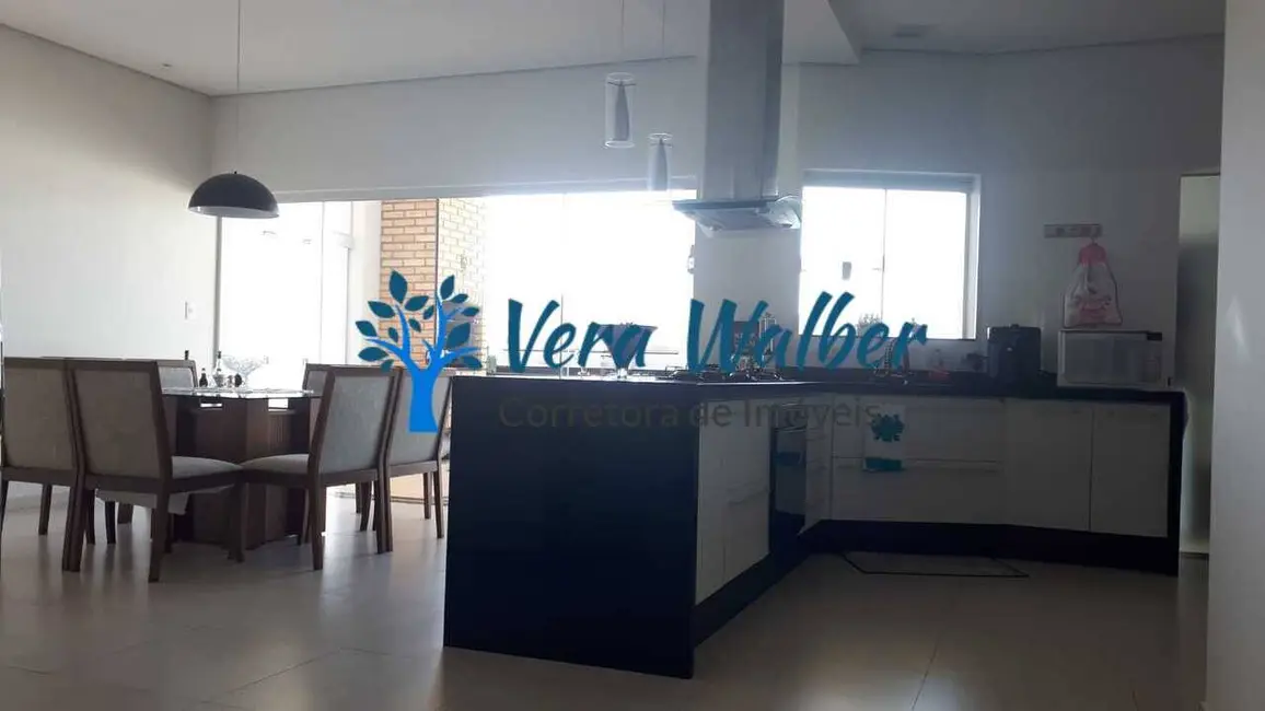 Casa de Condomínio com 3 quartos à venda, 300m2 em Vila Monte Verde, Tatui - SP - imagem 5 Foto 5 de Casa de Condomínio com 3 quartos à venda, 300m2 em Vila Monte Verde, Tatui - SP