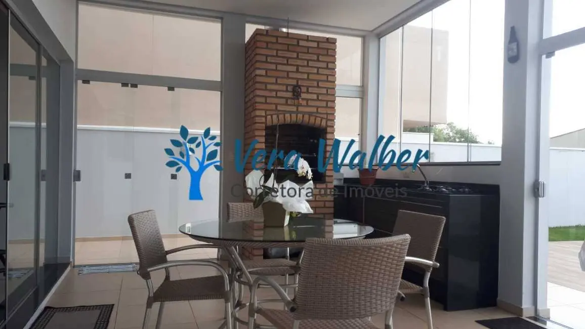 Foto 2 de Casa de Condomínio com 3 quartos à venda, 300m2 em Vila Monte Verde, Tatui - SP