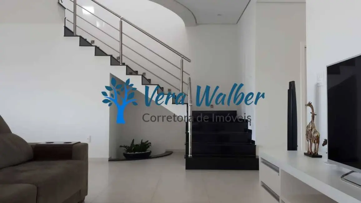 Casa de Condomínio com 3 quartos à venda, 300m2 em Vila Monte Verde, Tatui - SP - imagem 8 Foto 8 de Casa de Condomínio com 3 quartos à venda, 300m2 em Vila Monte Verde, Tatui - SP