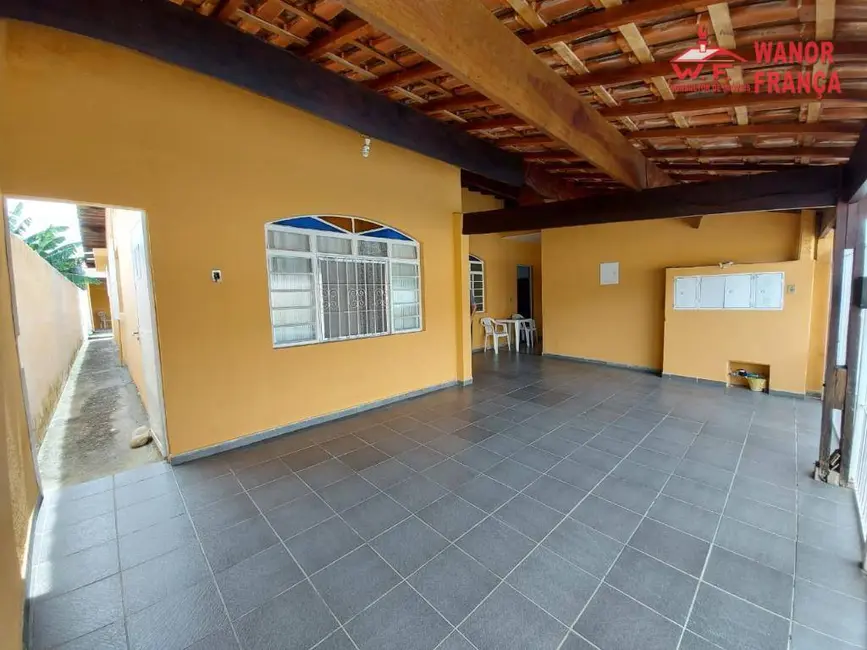 Foto 1 de Casa com 3 quartos à venda, 300m2 em Jardim Aeroporto, Guaratingueta - SP