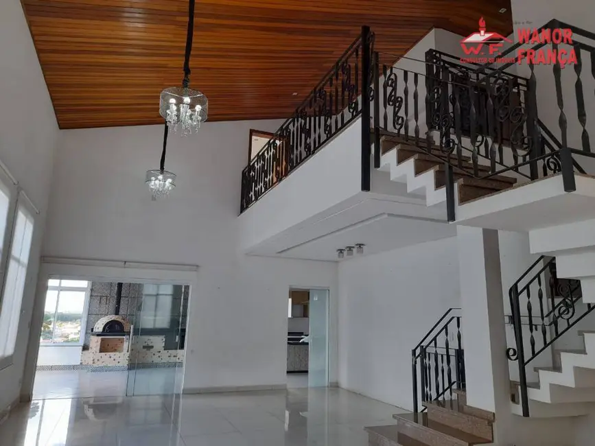 Foto 2 de Casa de Condomínio com 4 quartos à venda e para alugar, 760m2 em Jardim Panorama II, Guaratingueta - SP