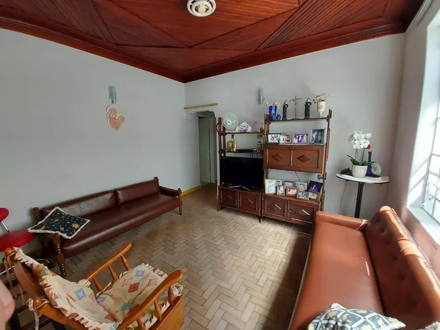 Foto 1 de Casa com 5 quartos à venda, 251m2 em São Gonçalo, Guaratingueta - SP