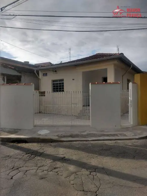 Foto 1 de Casa com 2 quartos para alugar, 208m2 em Nova Guará, Guaratingueta - SP