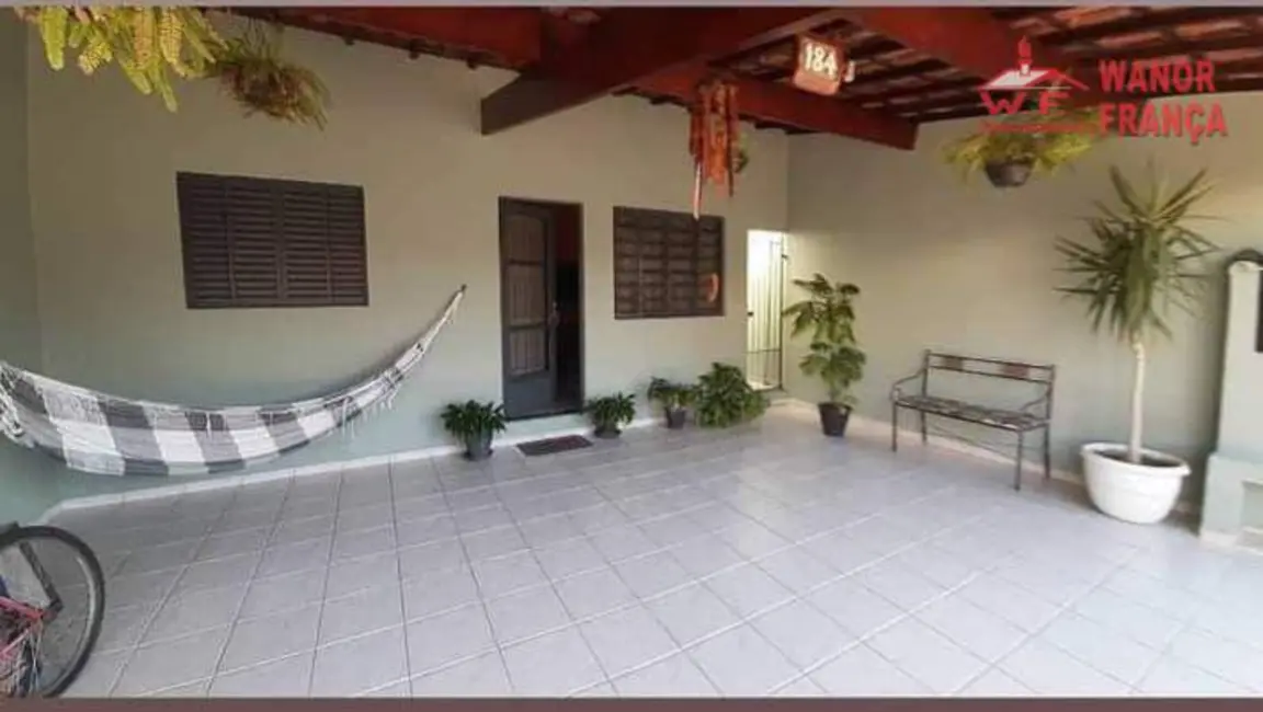 Foto 1 de Casa com 2 quartos à venda, 140m2 em Jardim Esperança, Guaratingueta - SP
